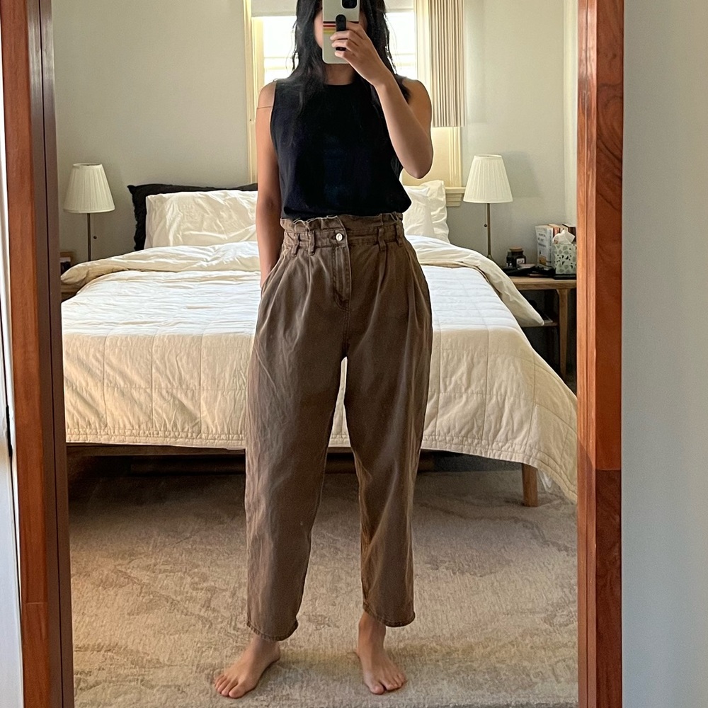 Women’s Zara Paperbag Trouser Pants in Brown. Size US 4